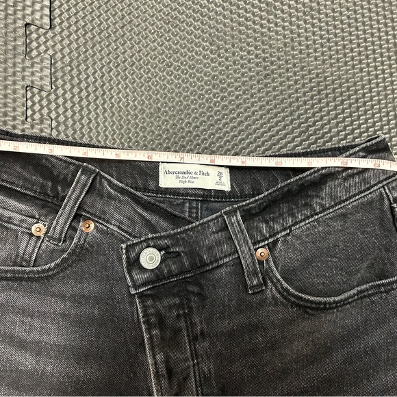 Abercrombie and Fitch AF The Dad Short - Picture 2 of 7